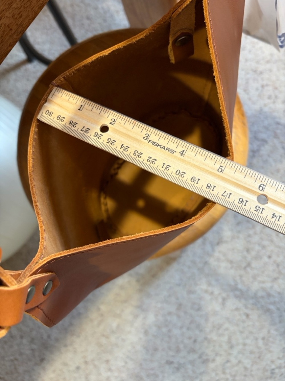 Portland Leather Small Kangaroo Shoulder Bag - Picture 10 of 15